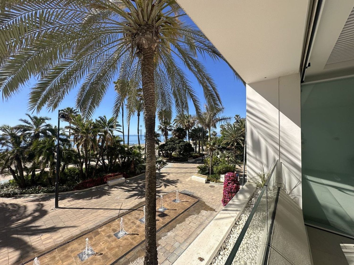 Appartement en première ligne de plage à Estepona