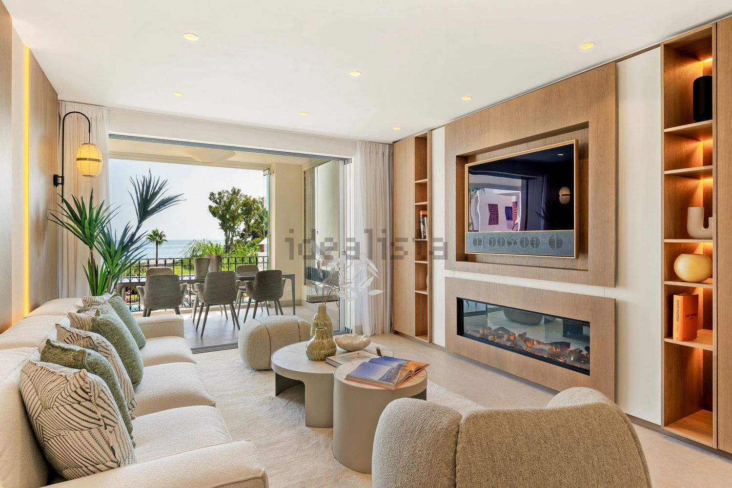 Villa avec accès direct à la plage à Estepona — Séjour