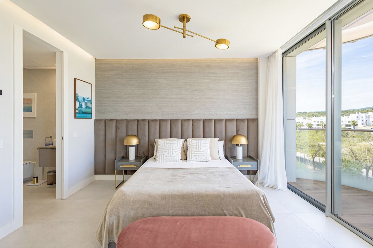 Beachfront flat in Estepona — Bedroom