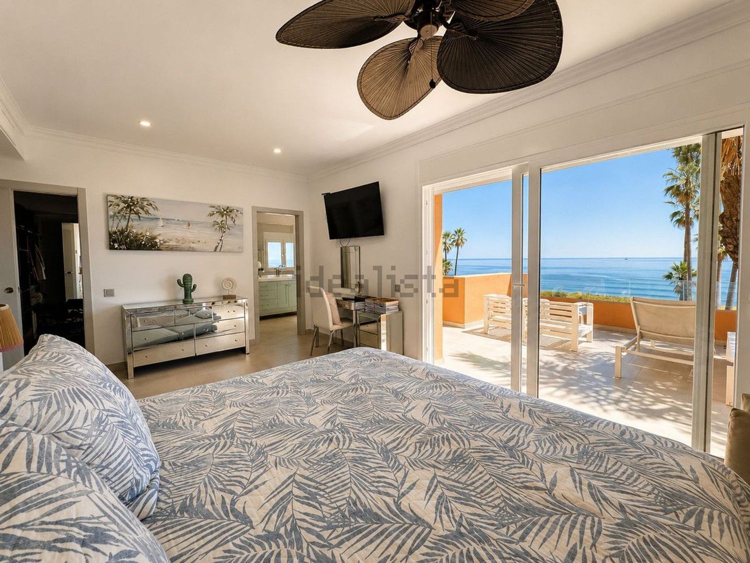 Chalet avec accès direct à la plage à Estepona — Chambre