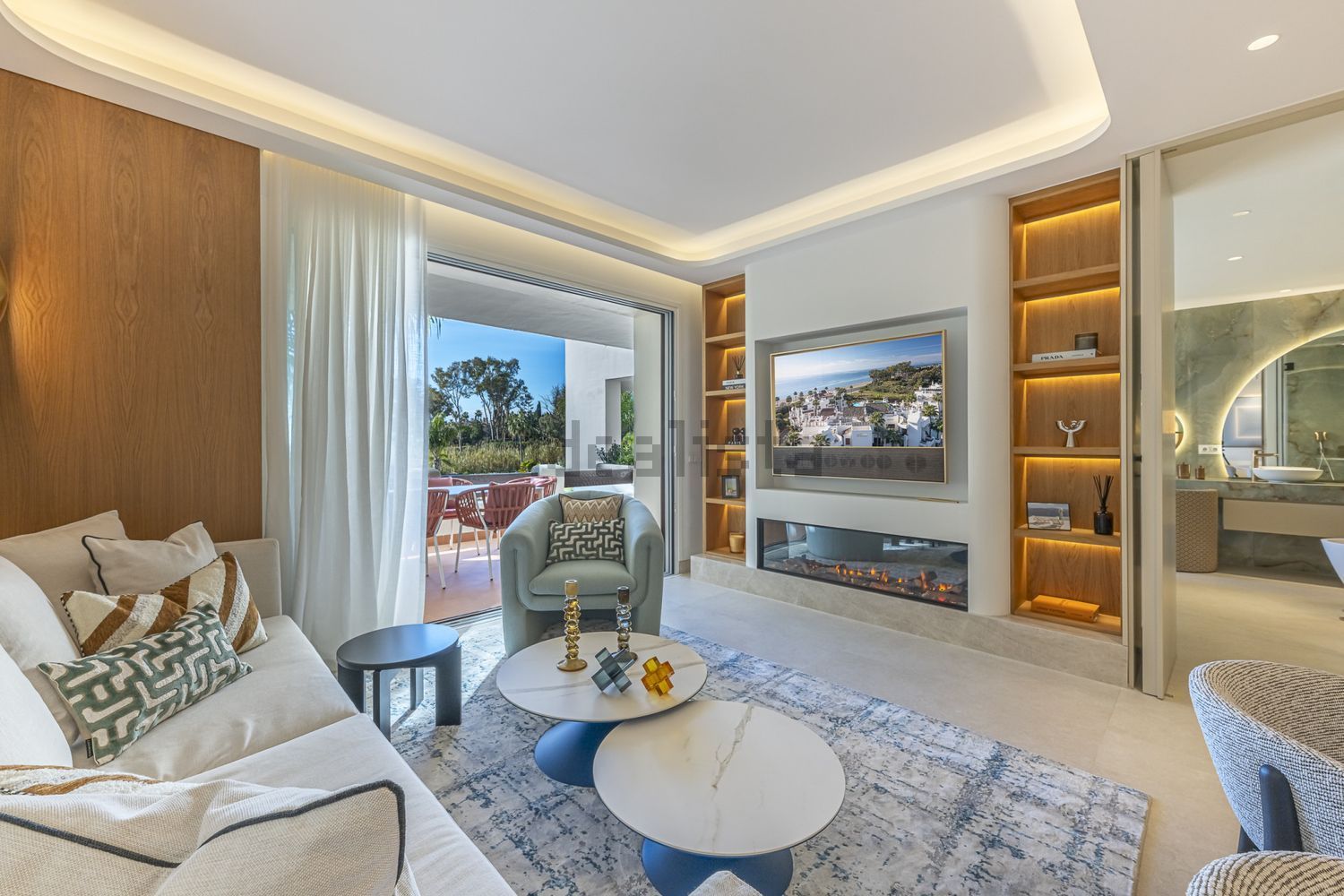 Appartement en première ligne de plage à Estepona — Séjour