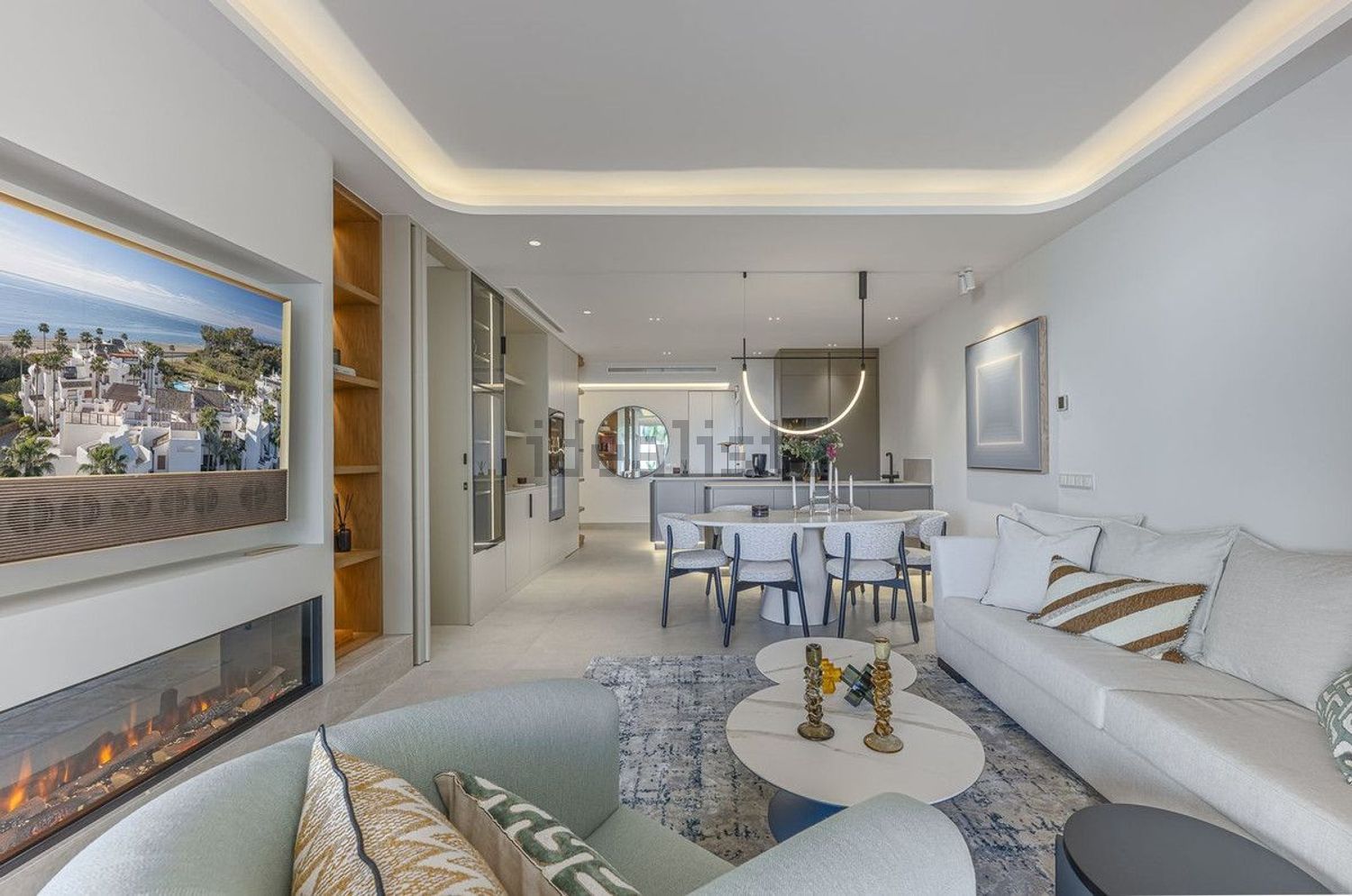 Wohnung in erste Strandlinie in Estepona — Wohnzimmer