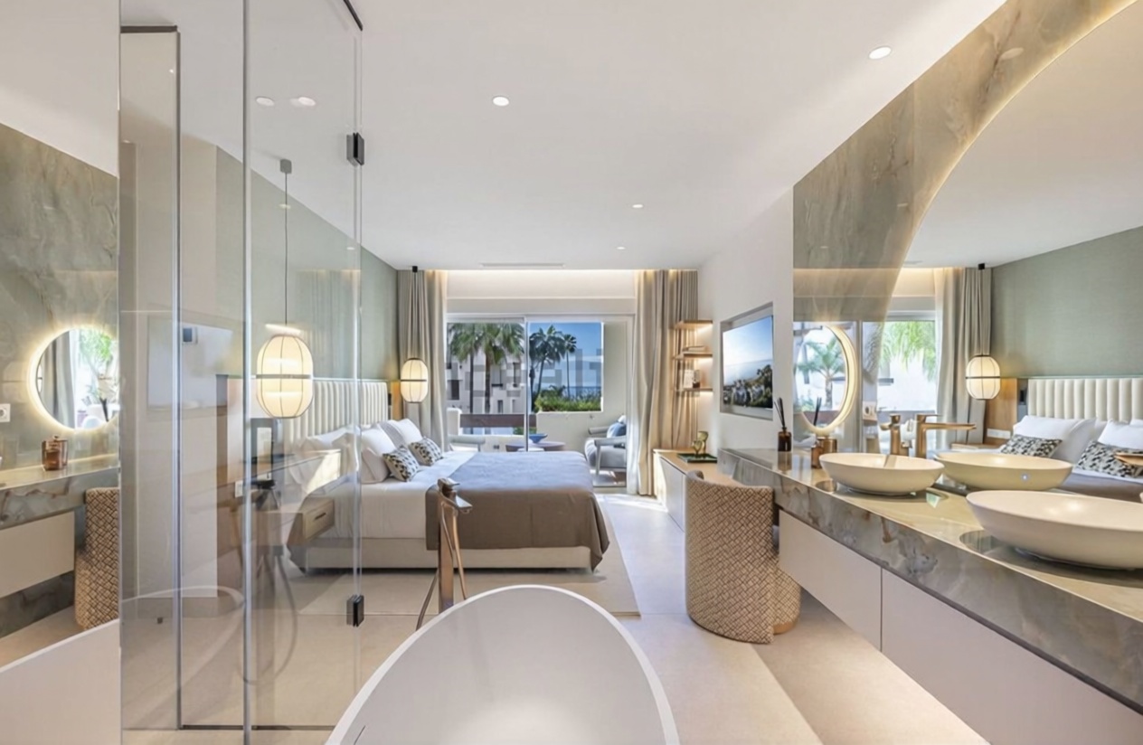 Beachfront flat in Estepona — Bathroom