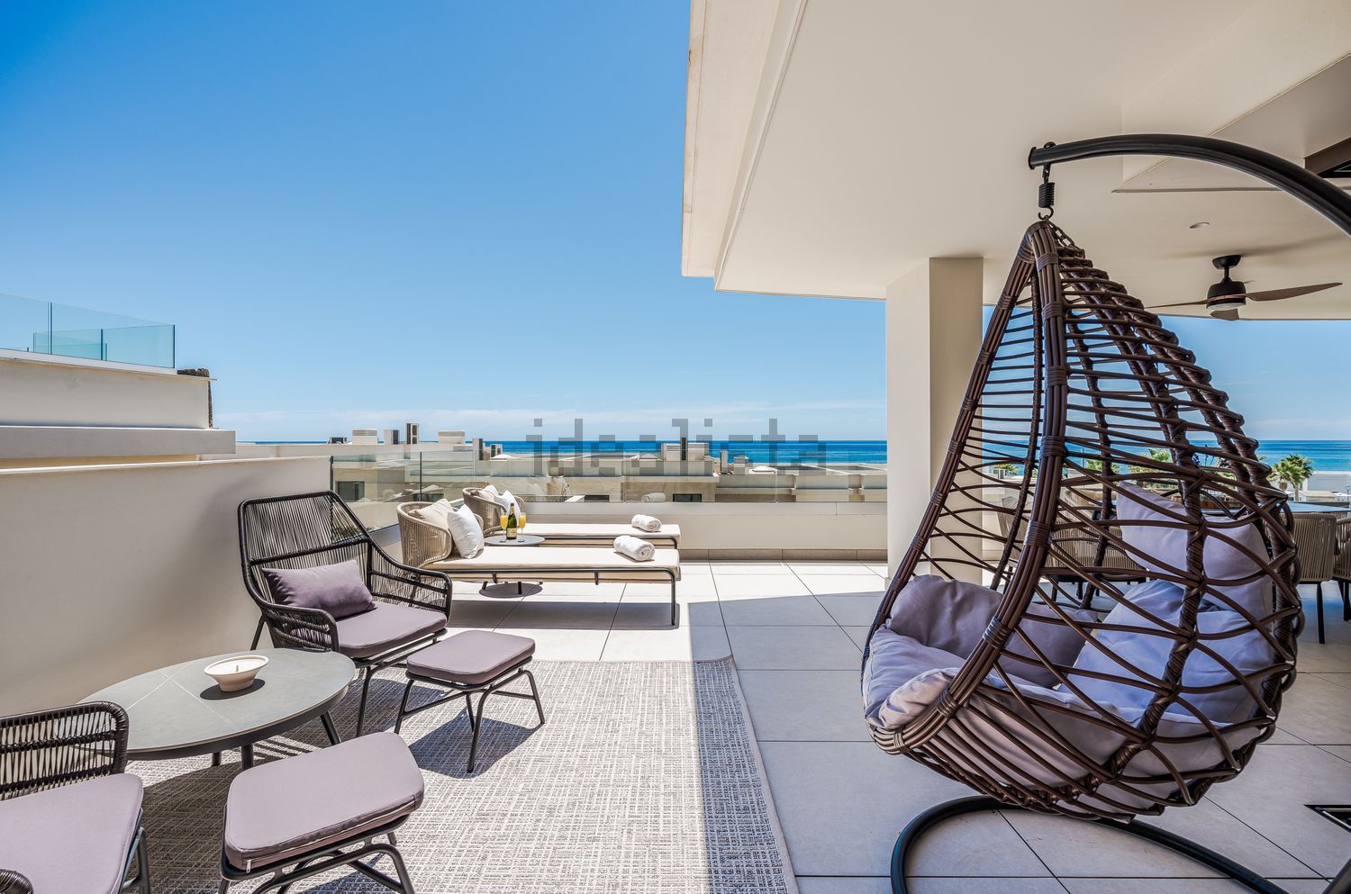 Квартира первая линия пляжа в Estepona — Морская терраса