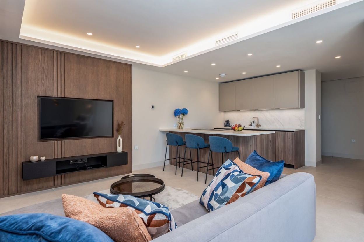Beachfront flat in Estepona — Living room
