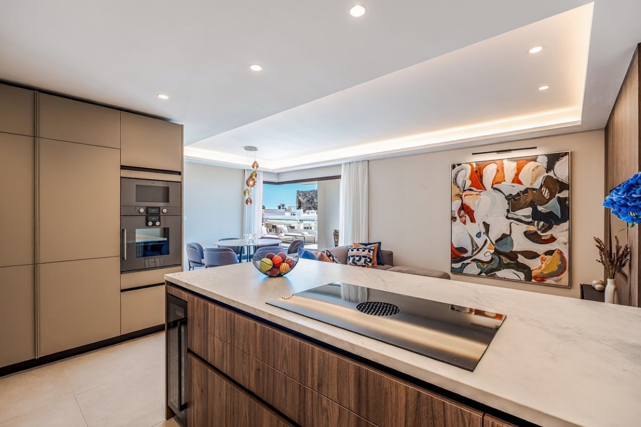 Beachfront flat in Estepona — Kitchen