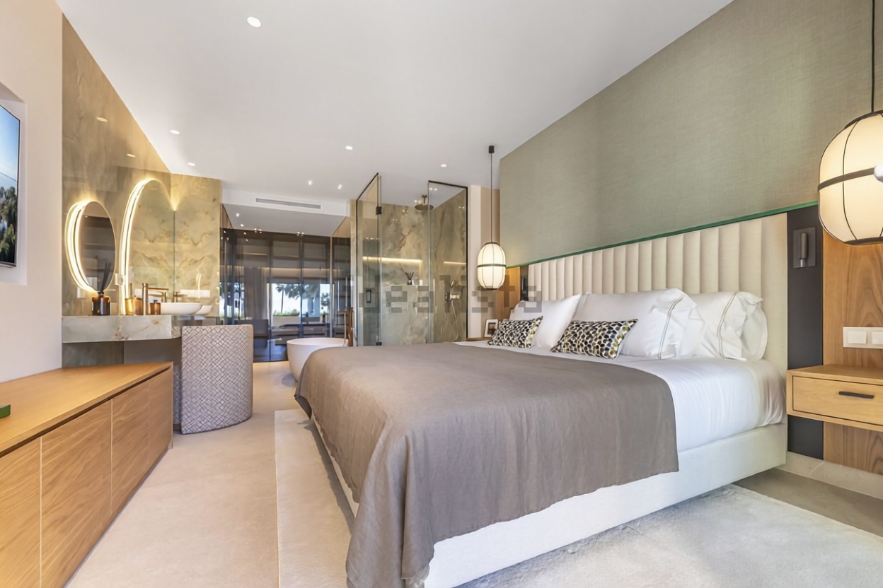 Beachfront flat in Estepona — Bedroom