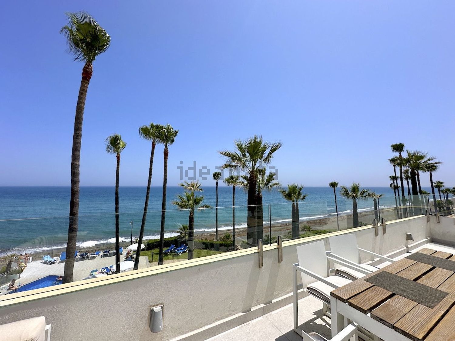 Penthouse in erste Meereslinie in Estepona