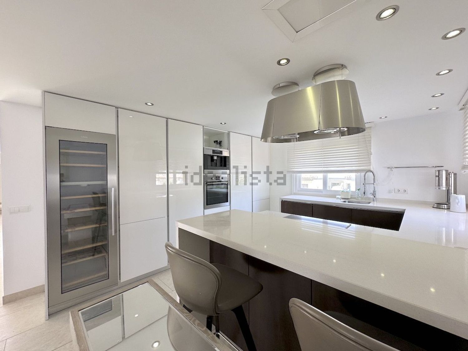 Seafront attic in Estepona — Kitchen