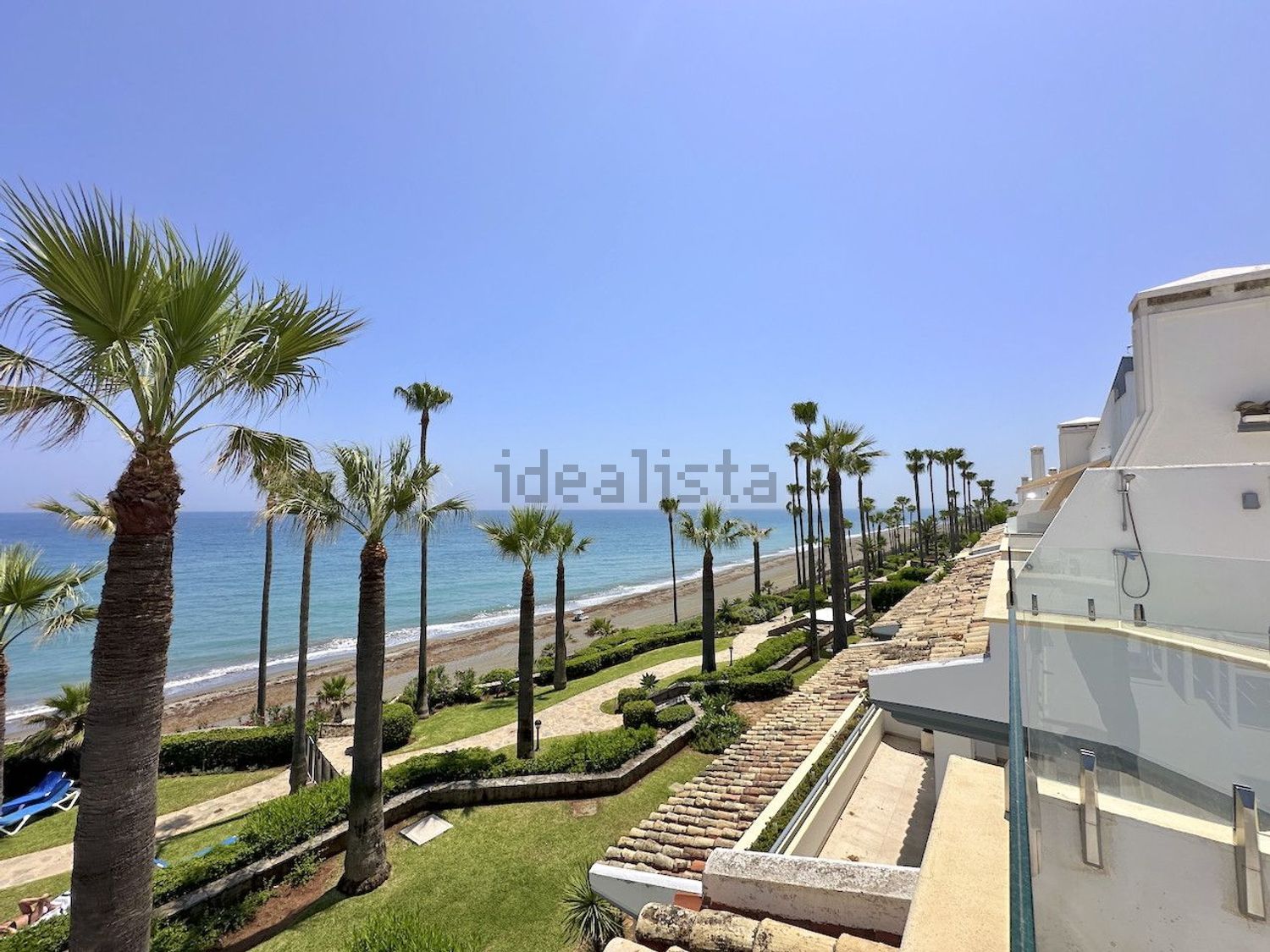 Seafront attic in Estepona — Sea view