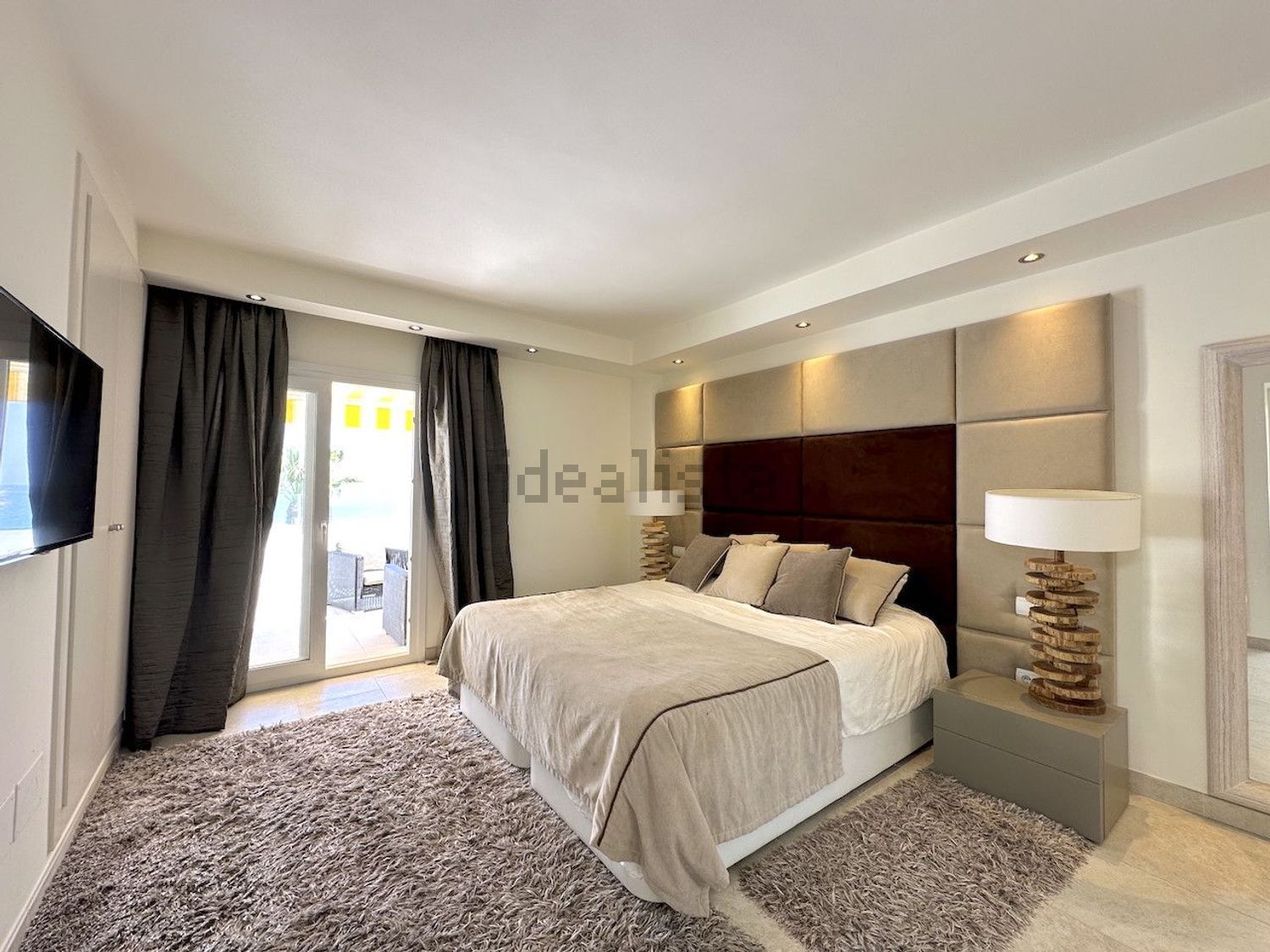 Seafront attic in Estepona — Bedroom