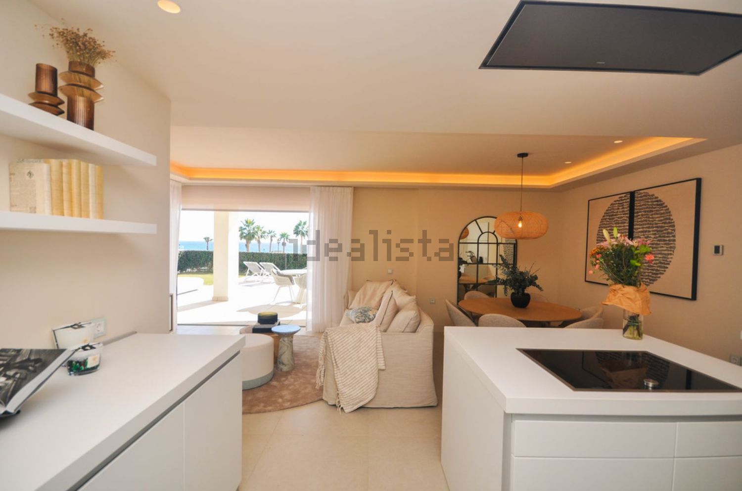 Beachfront flat in Estepona — Kitchen