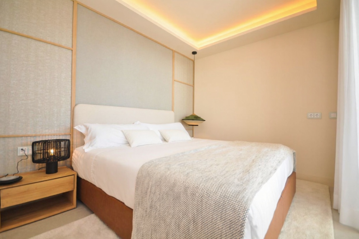 Appartement en première ligne de plage à Estepona — Chambre