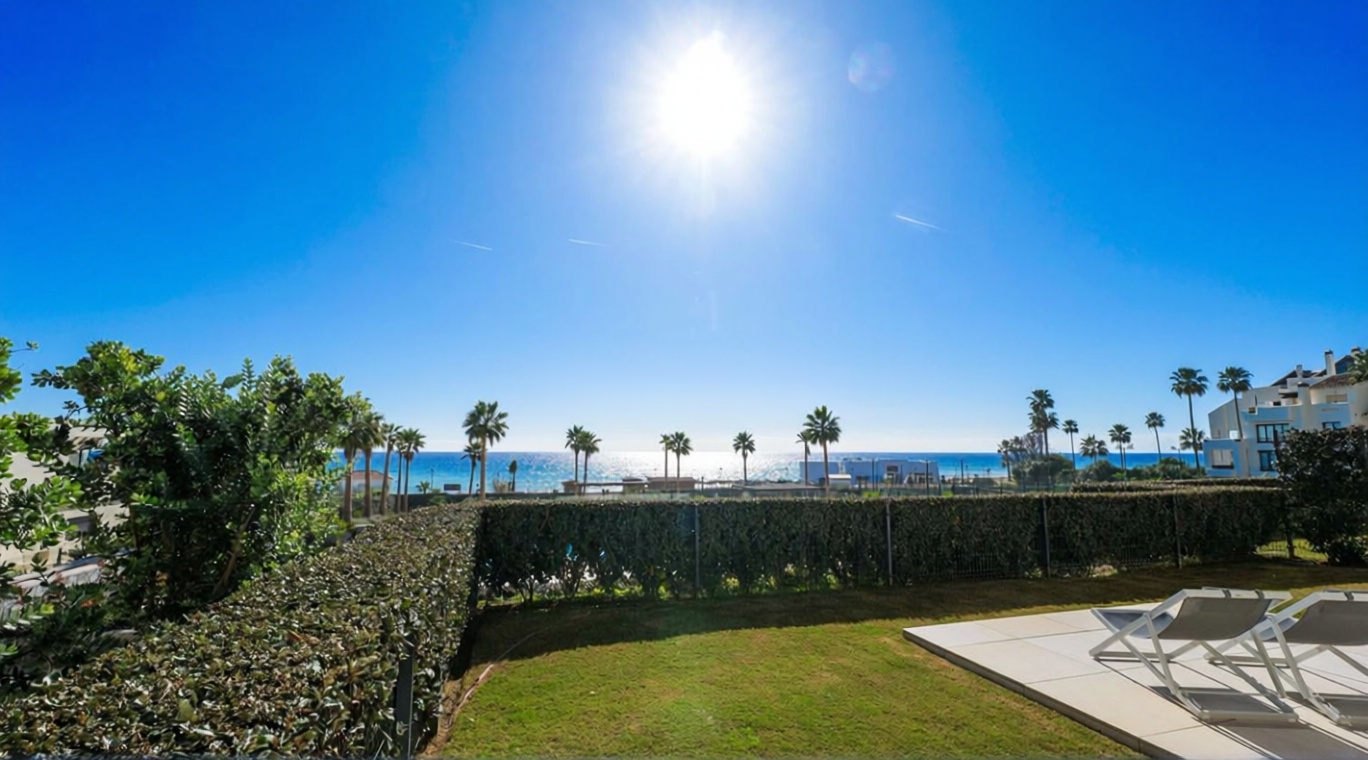 Appartement en première ligne de plage à Estepona — Terrasse mer