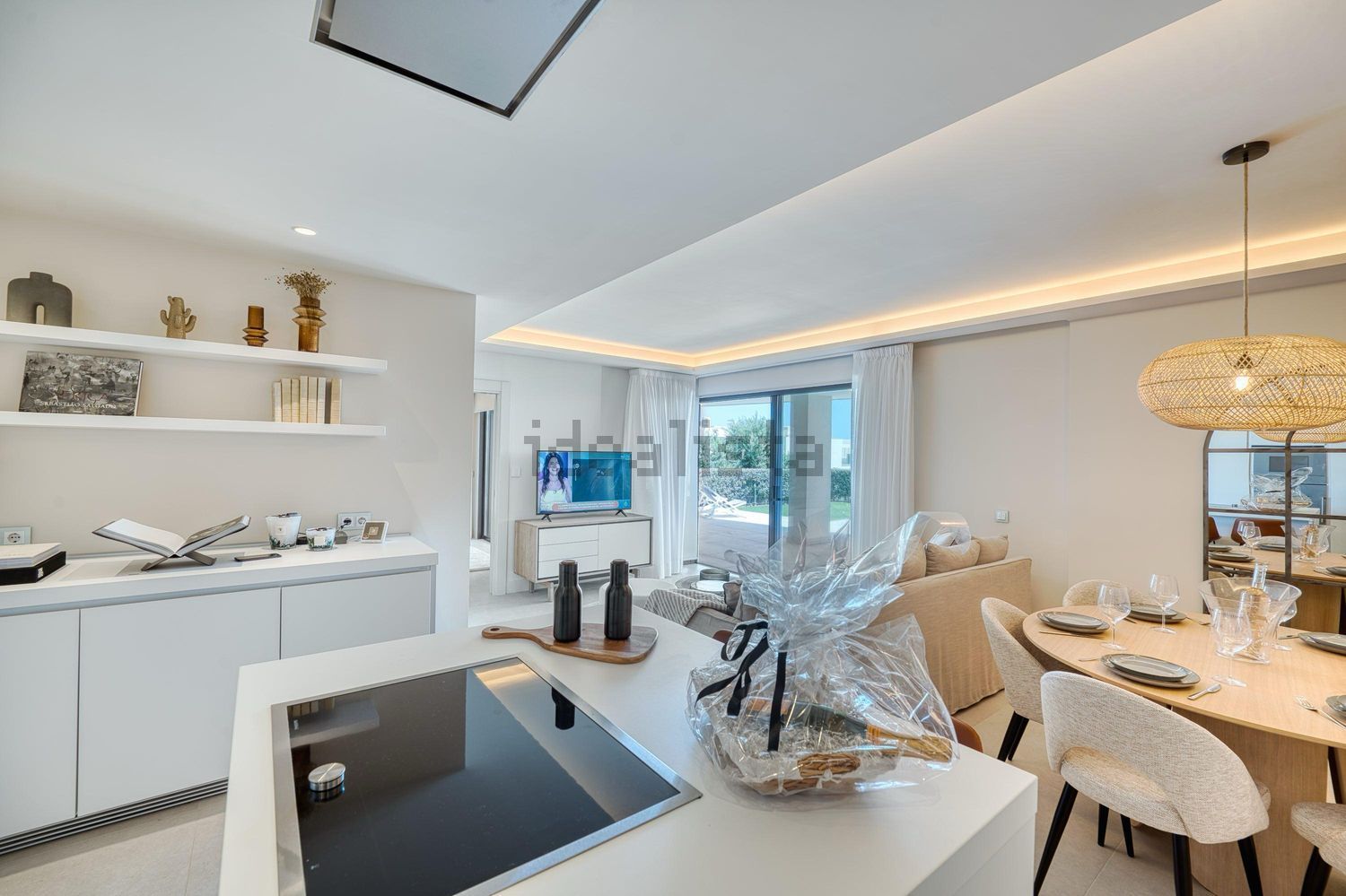 Piso en primera línea de playa en Estepona — Cocina