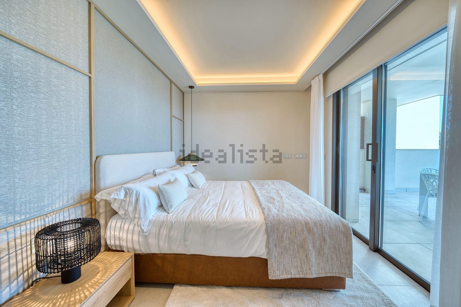 Piso en primera línea de playa en Estepona — Dormitorio