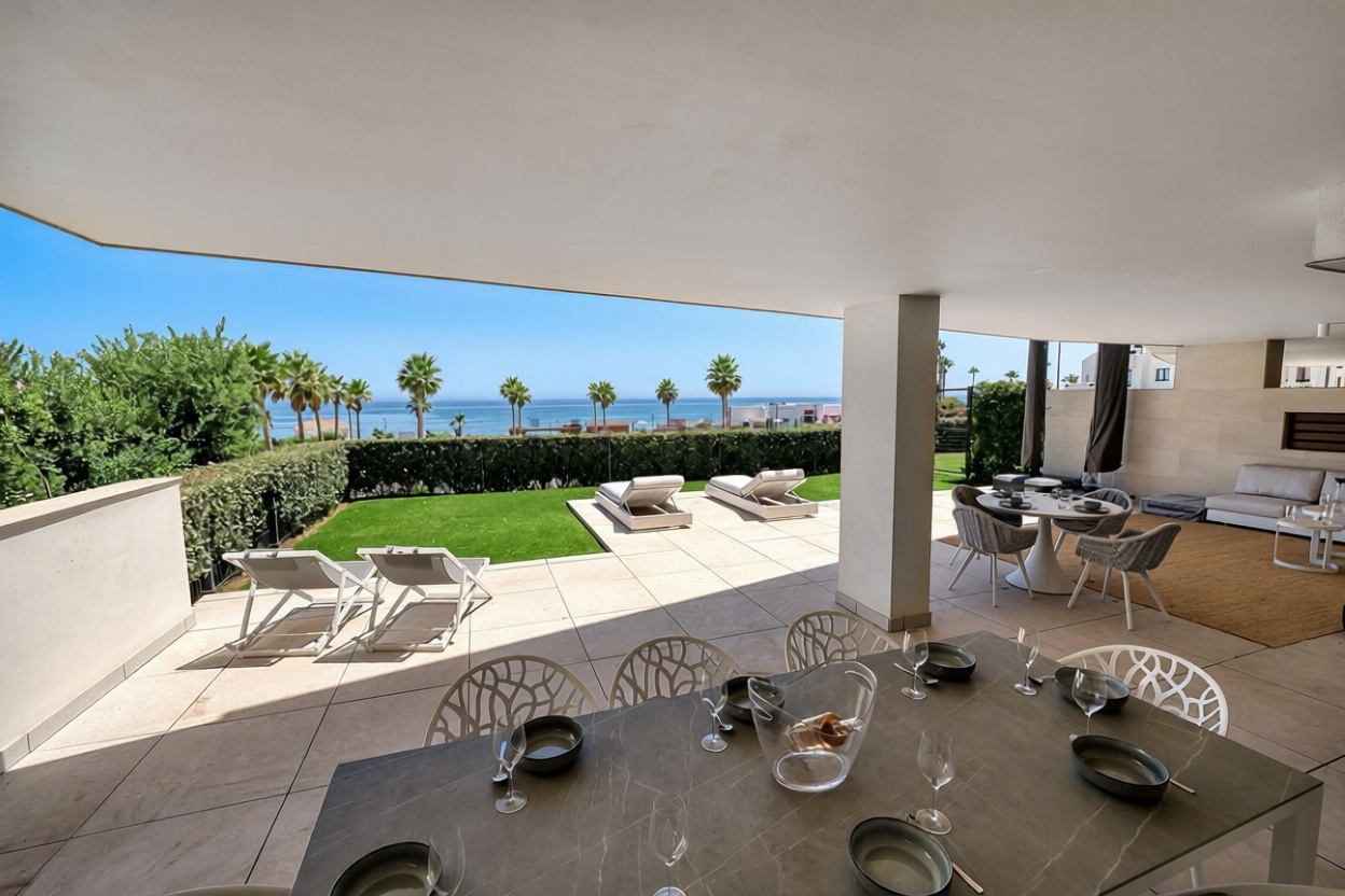 Apartamento em primeira linha de praia em Estepona