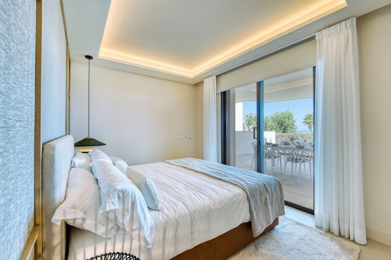 Appartement en première ligne de plage à Estepona — Chambre