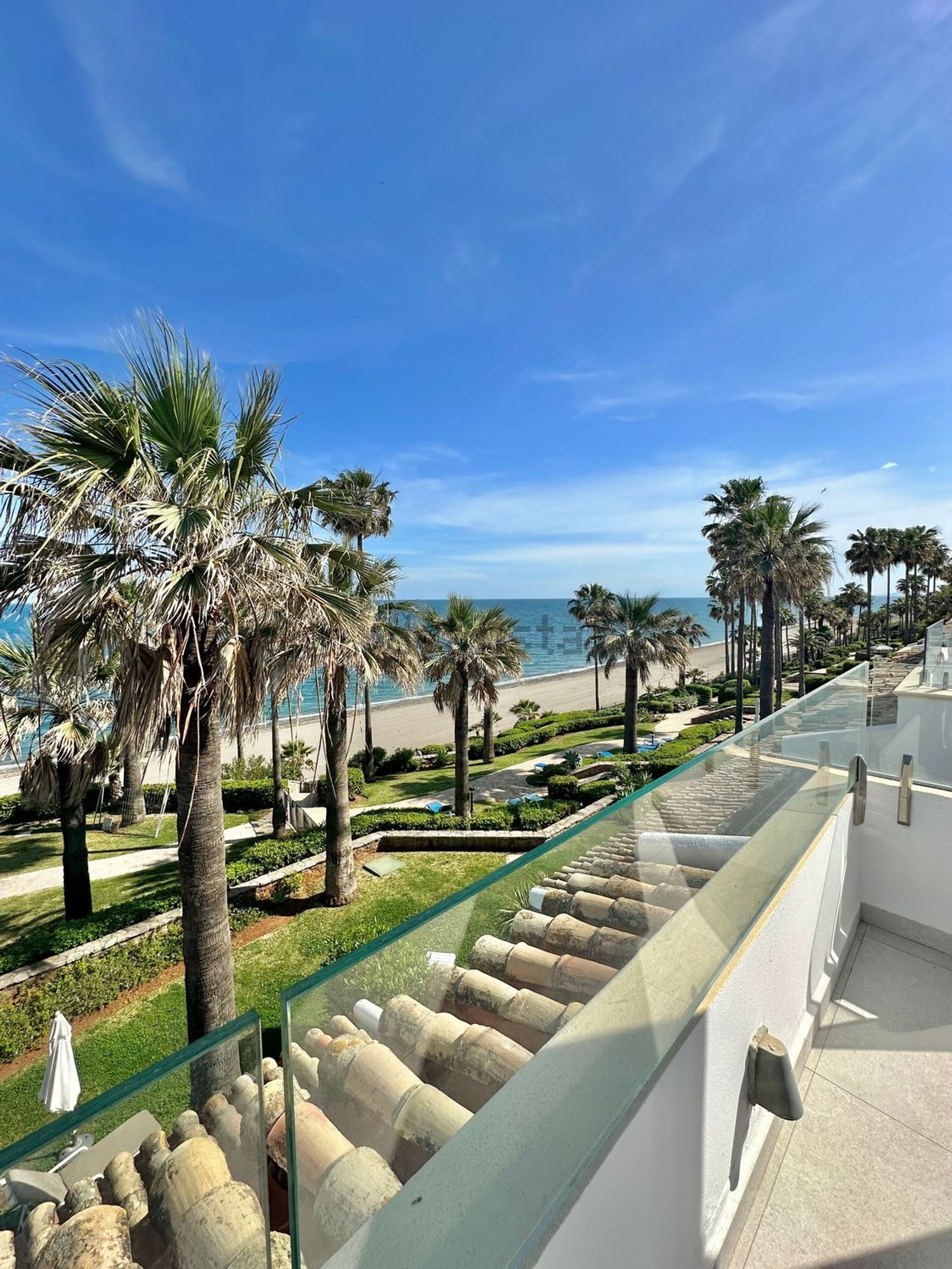 Penthouse in erste Meereslinie in Estepona