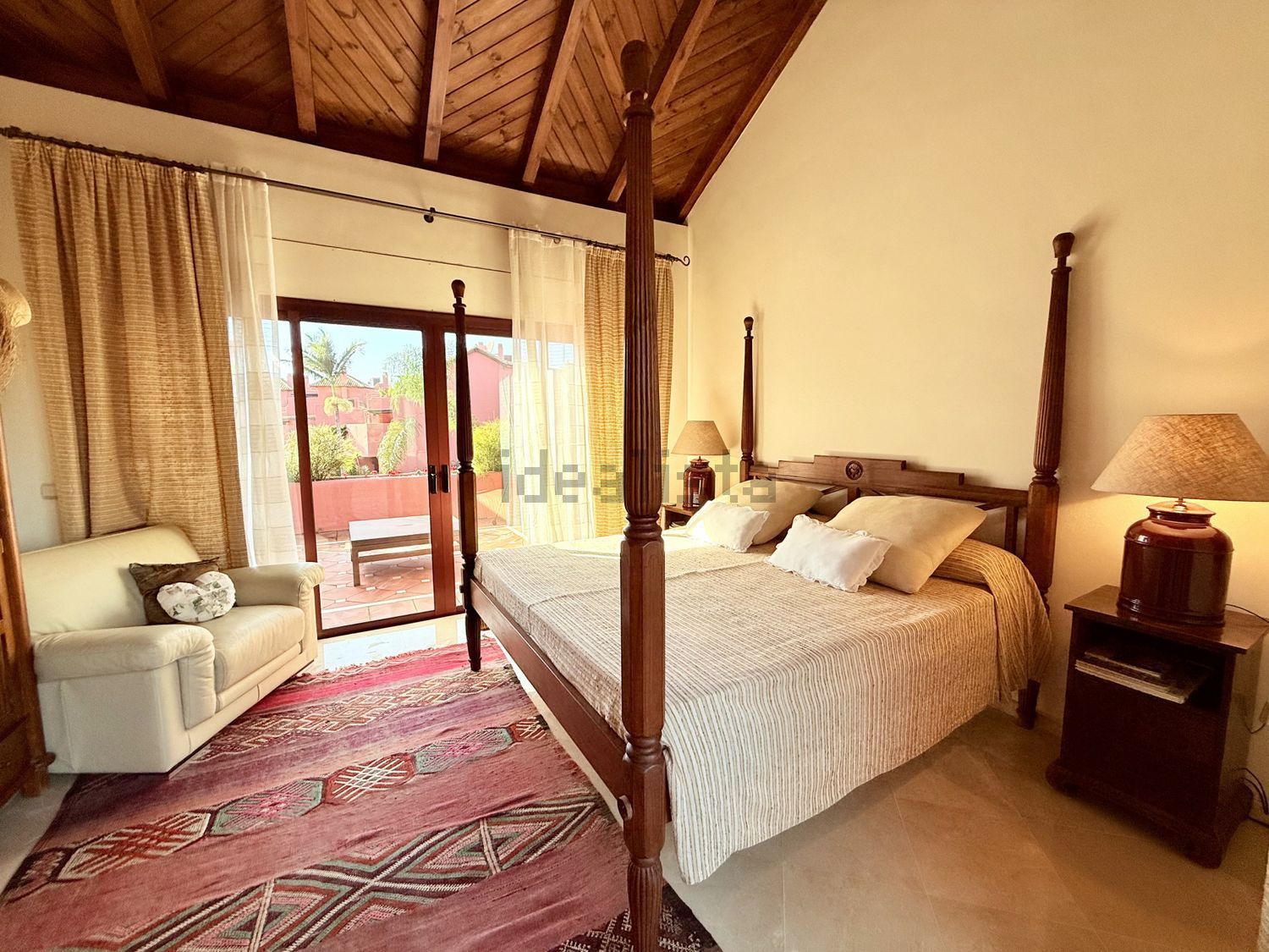 Beachfront flat in Estepona — Bedroom