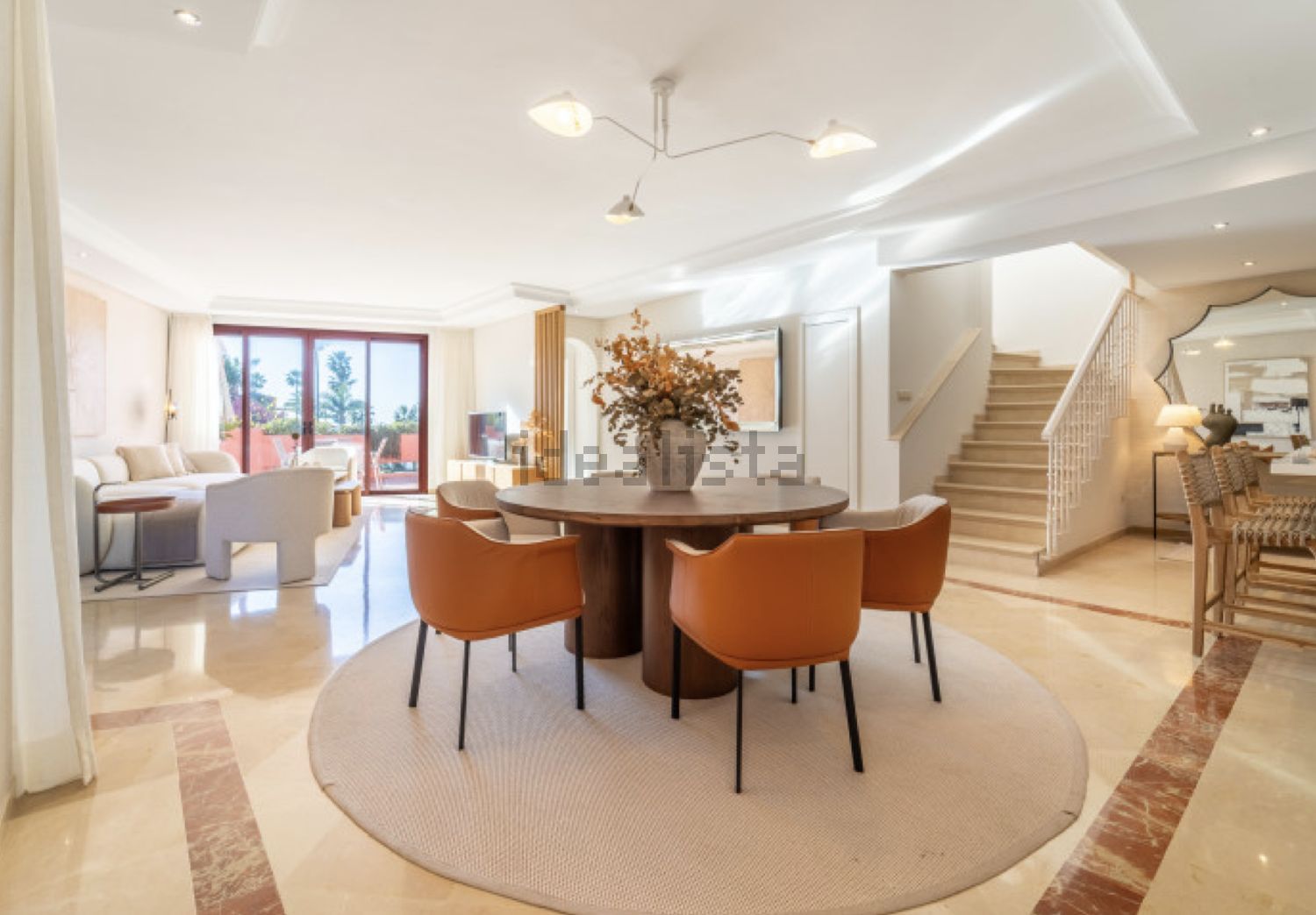 Seafront attic in Estepona — Dining room