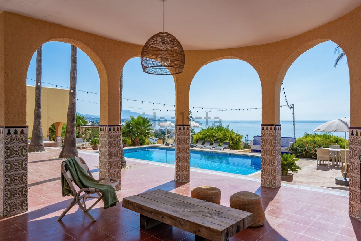 Chalet com acesso direto à praia em Estepona