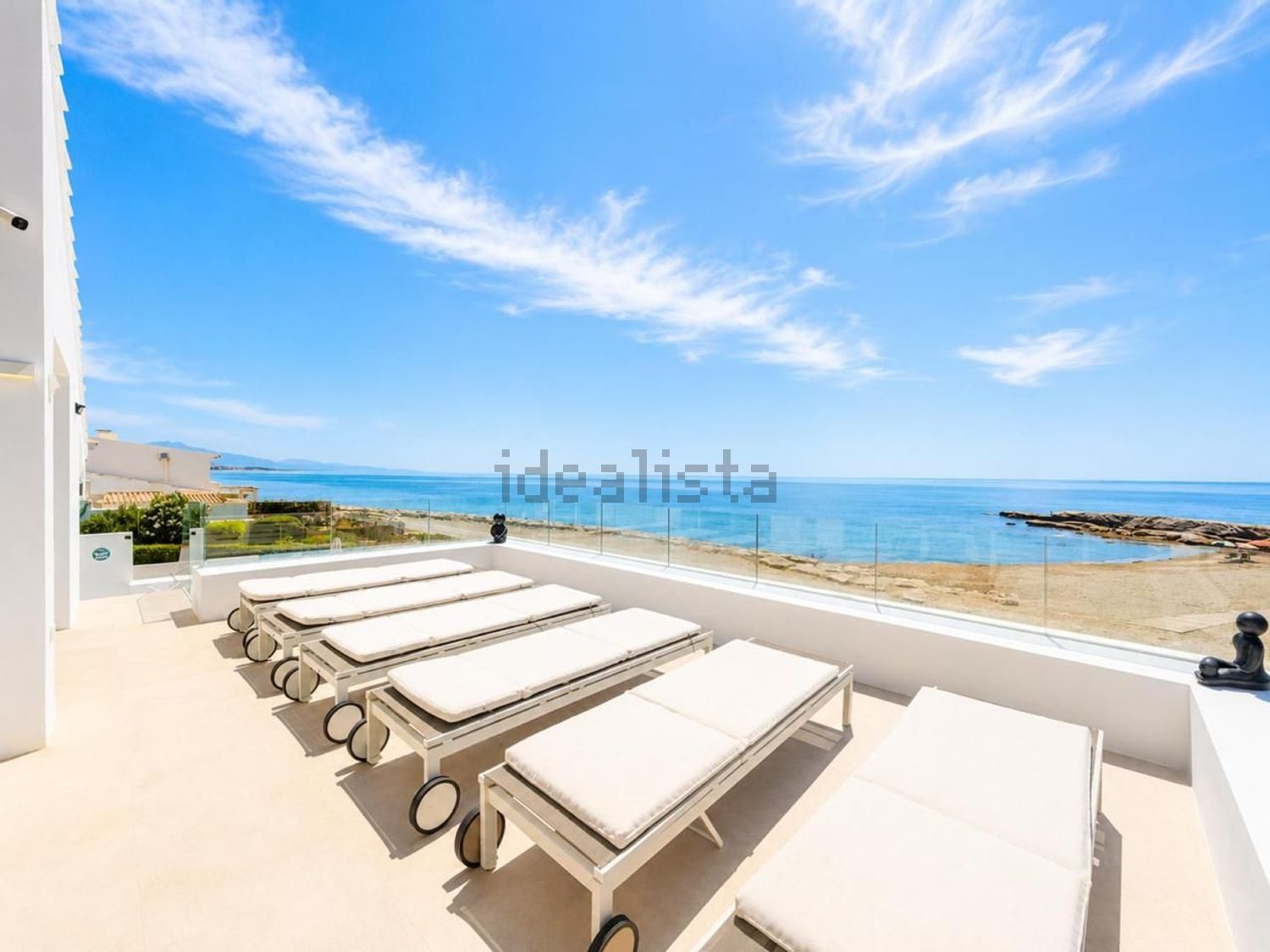 Chalet mit direkter Strandzugang in Estepona