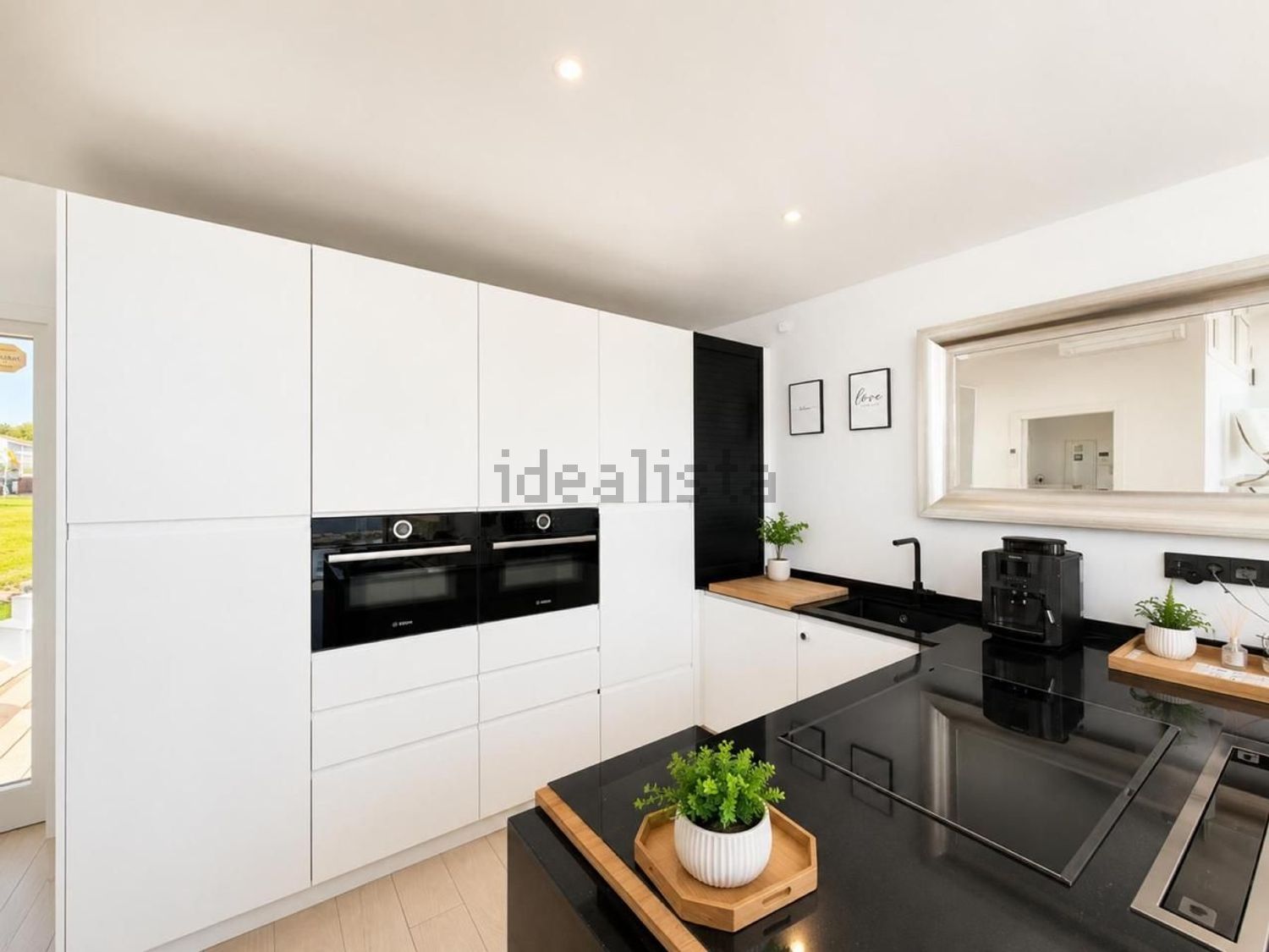 Chalet with direct beach access in Estepona — Kitchen