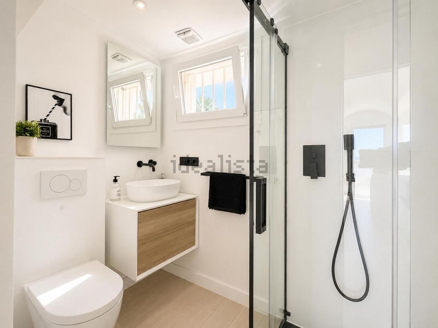 Chalet with direct beach access in Estepona — Bathroom