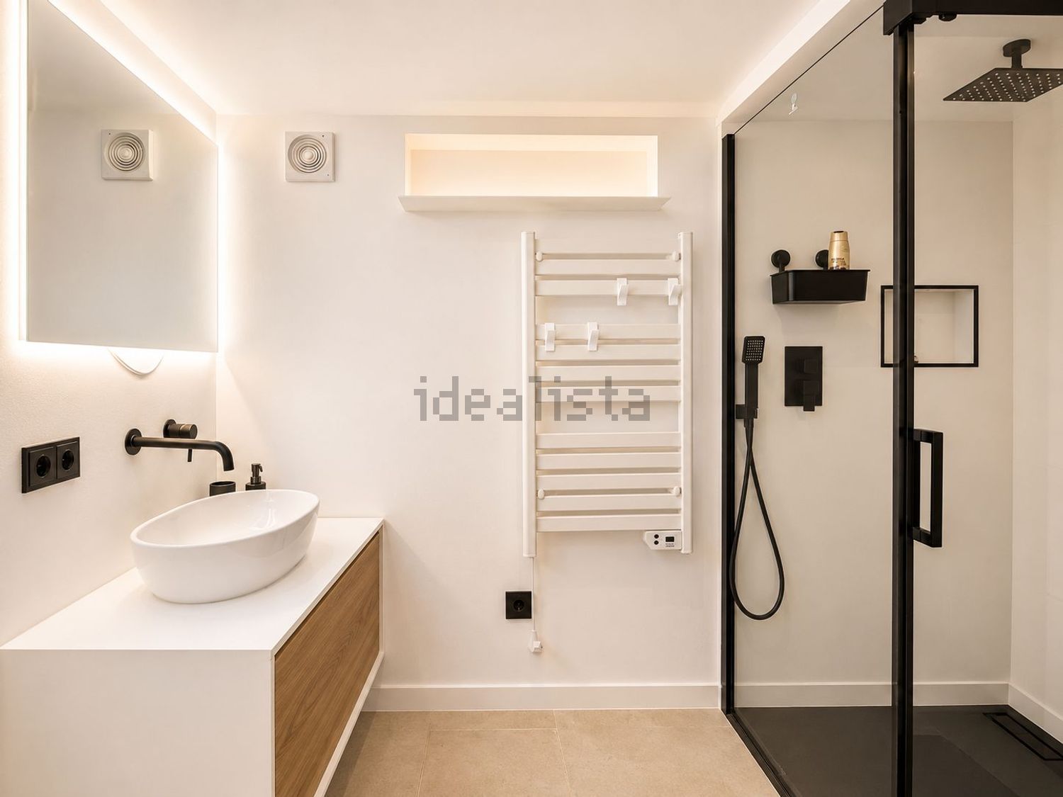 Chalet with direct beach access in Estepona — Bathroom