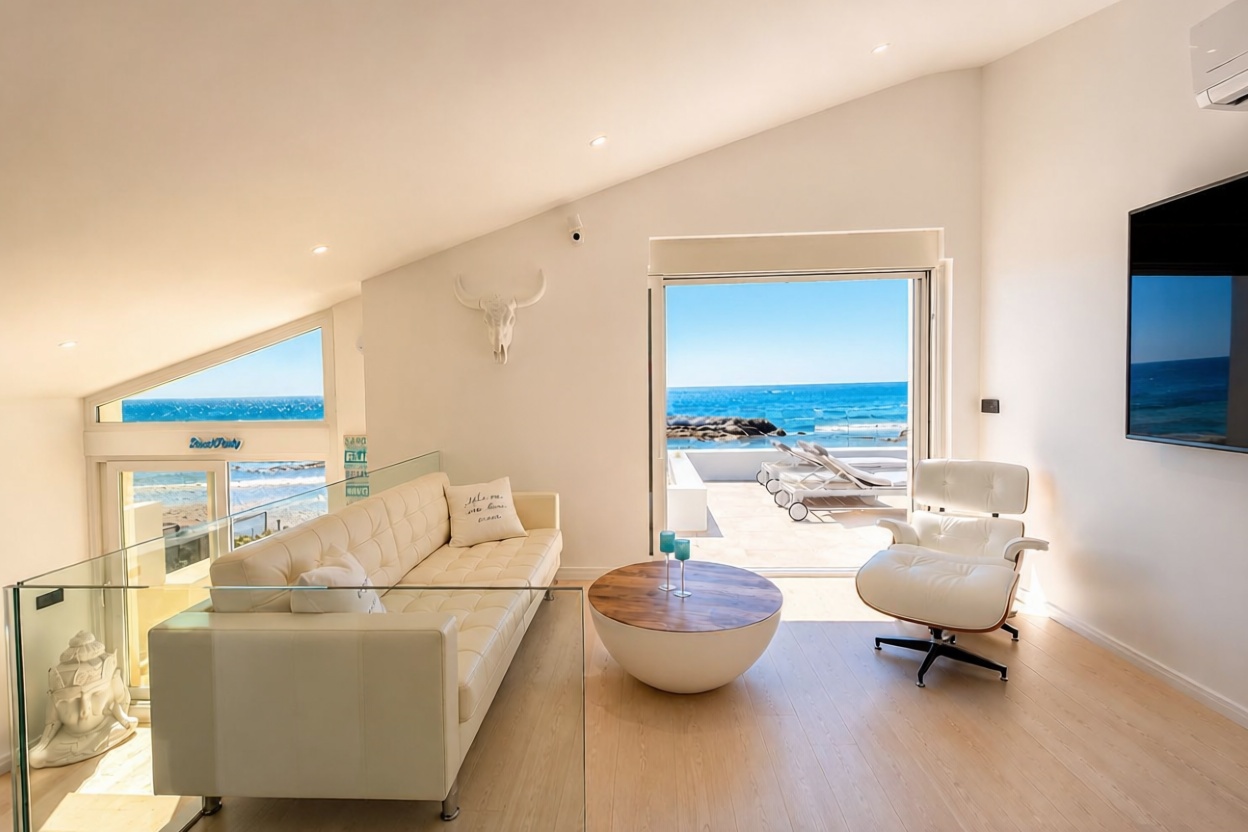 Chalet com acesso direto à praia em Estepona — Sala