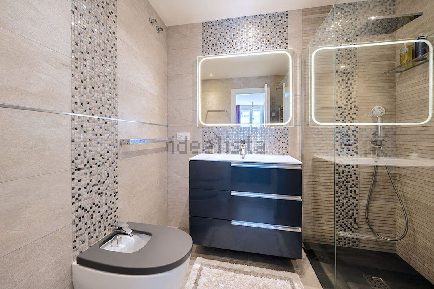 Apartamento em primeira linha de praia em Estepona — Casa banho