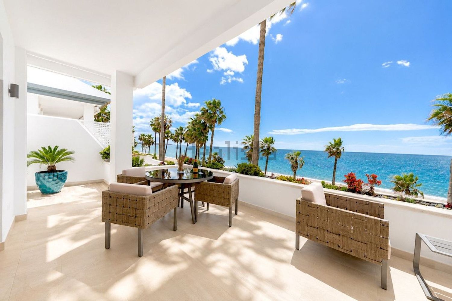 Wohnung in erste Strandlinie in Estepona