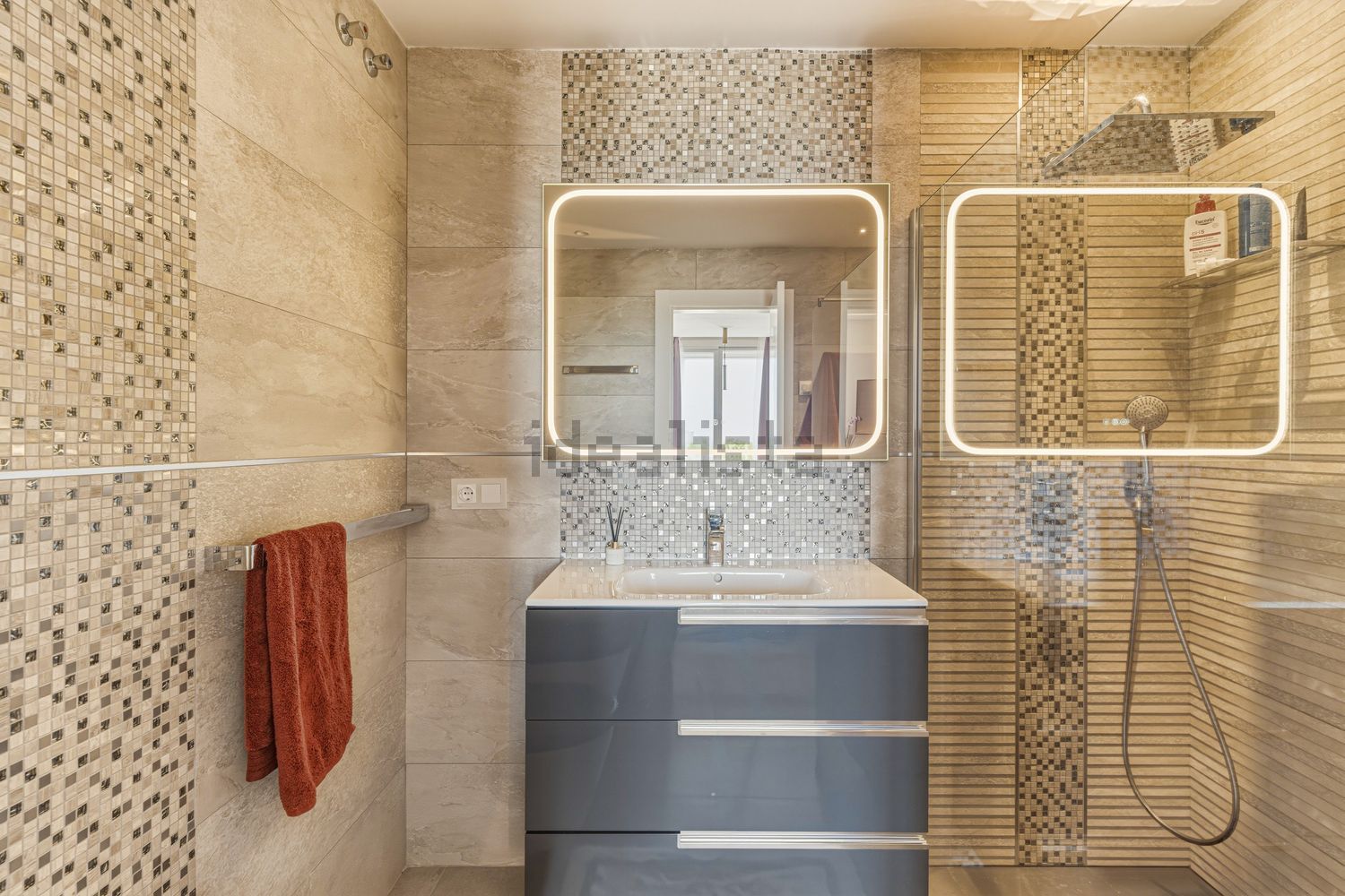 Apartamento em primeira linha de praia em Estepona — Casa banho