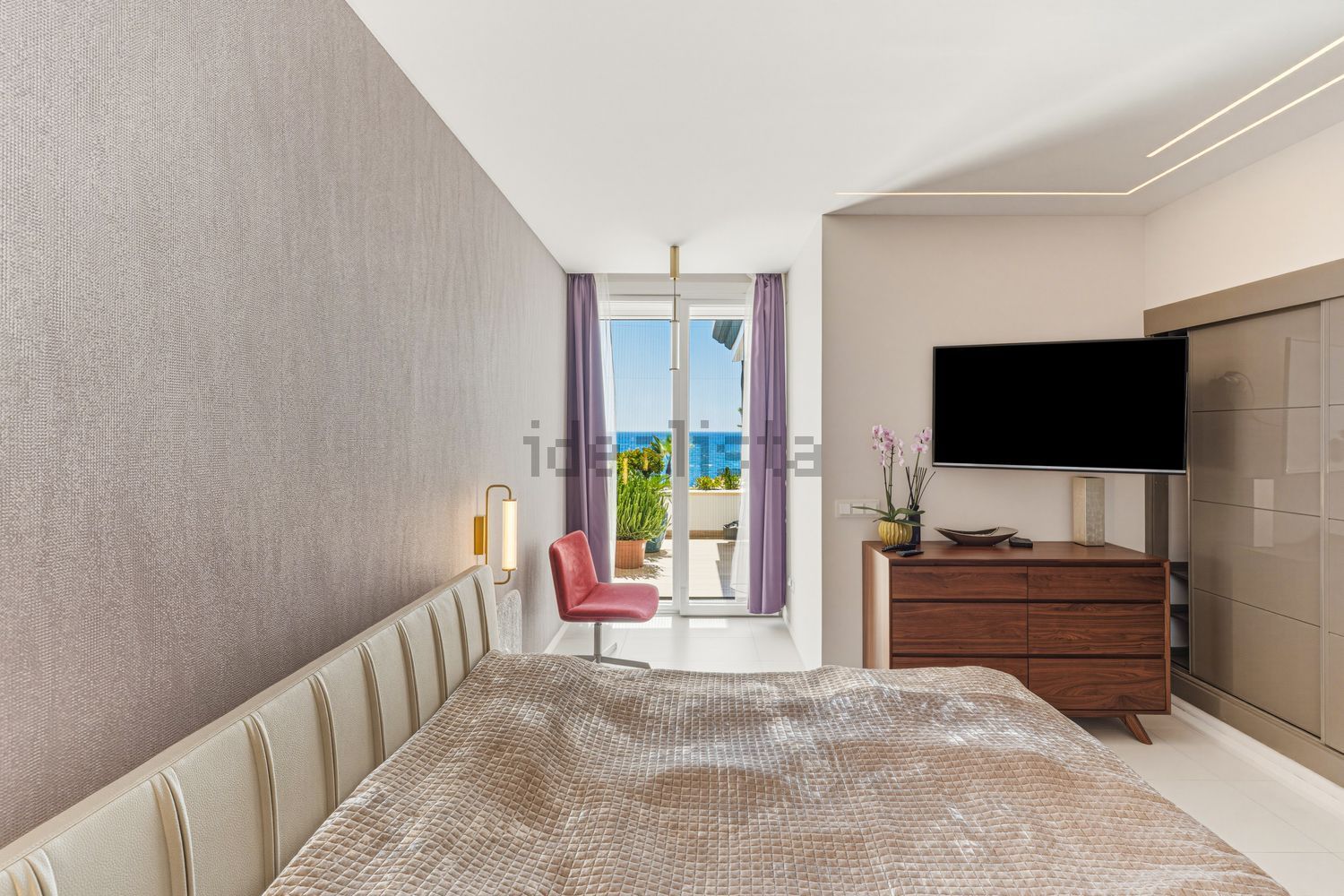 Apartamento em primeira linha de praia em Estepona — Quarto