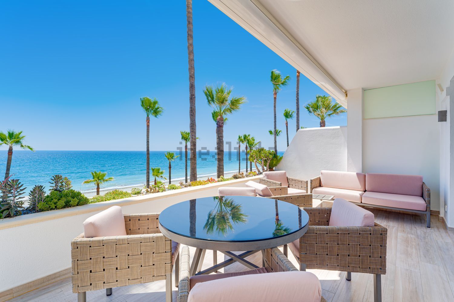 Wohnung in erste Strandlinie in Estepona