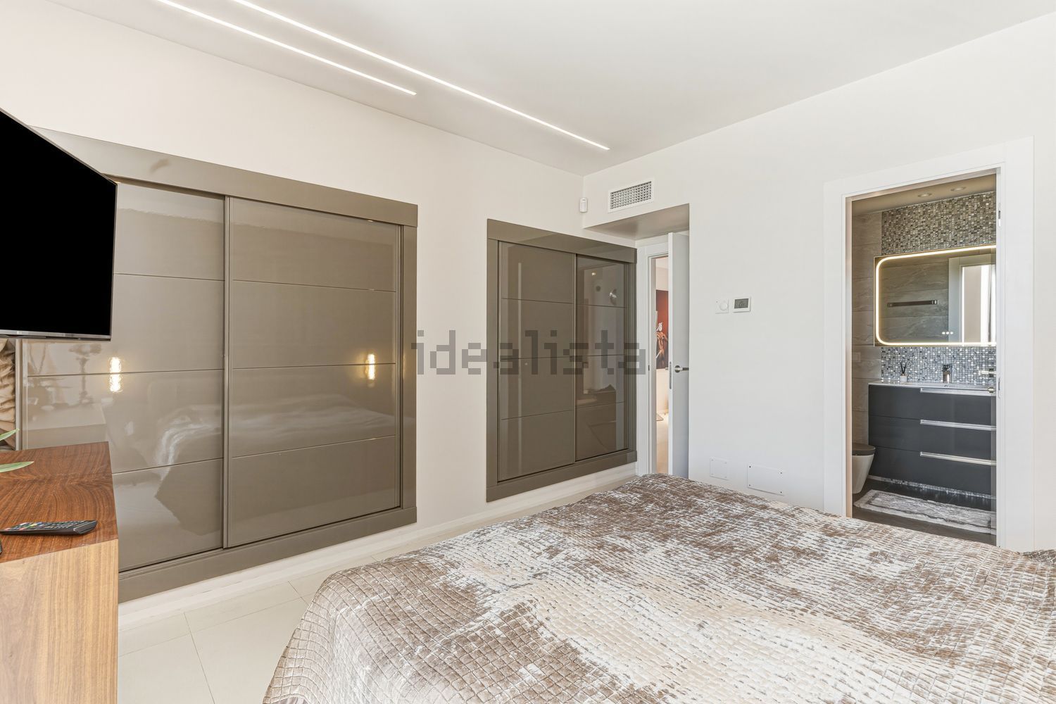 Apartamento em primeira linha de praia em Estepona — Quarto