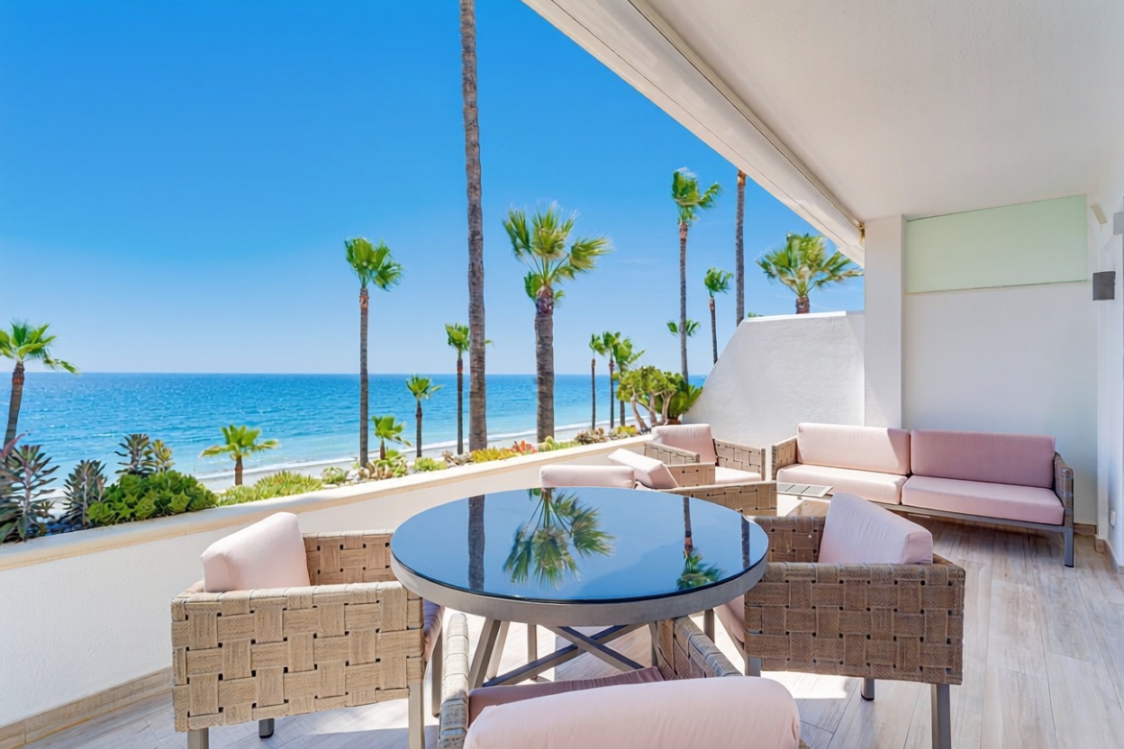 Apartamento em primeira linha de praia em Estepona