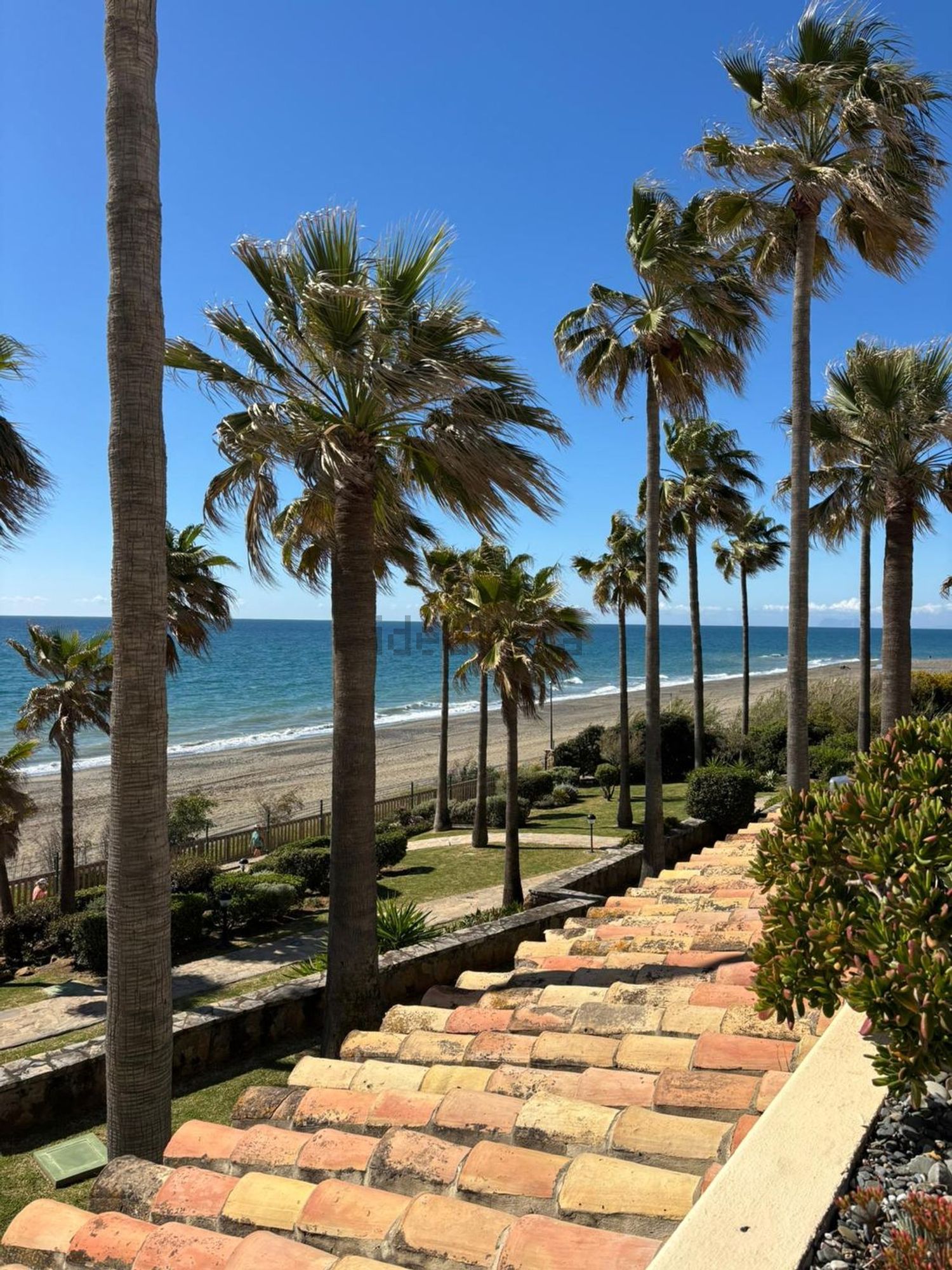 Wohnung in erste Strandlinie in Estepona — Meerblick