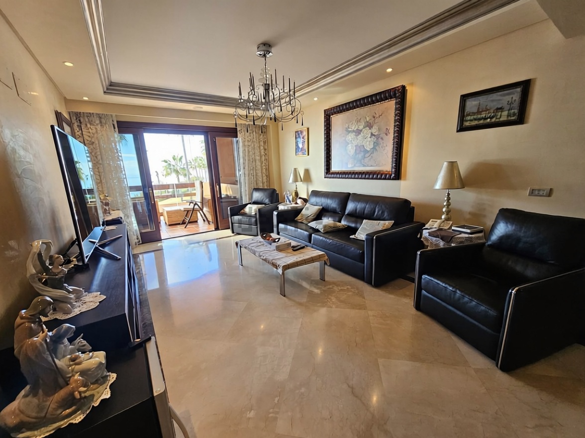 Квартира первая линия пляжа в Estepona — Гостиная