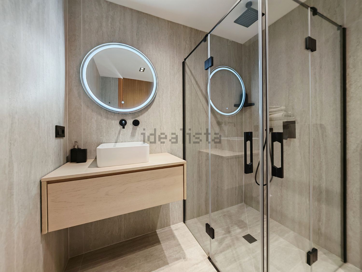 Apartamento em primeira linha de praia em Estepona — Casa banho