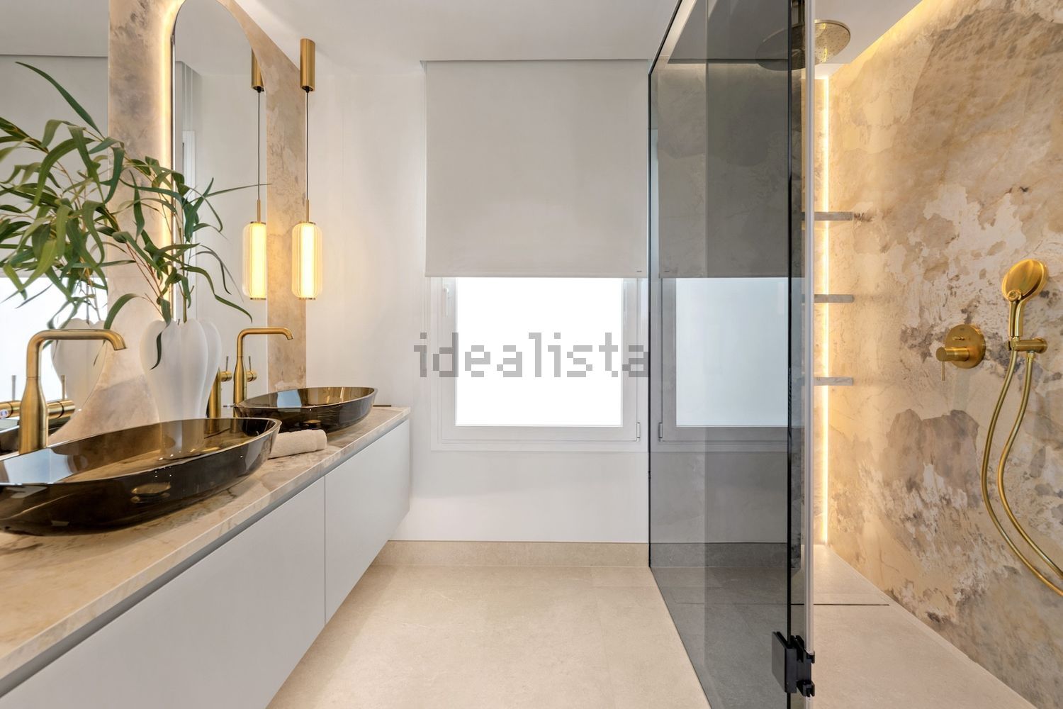 Apartamento em primeira linha de praia em Estepona — Casa banho