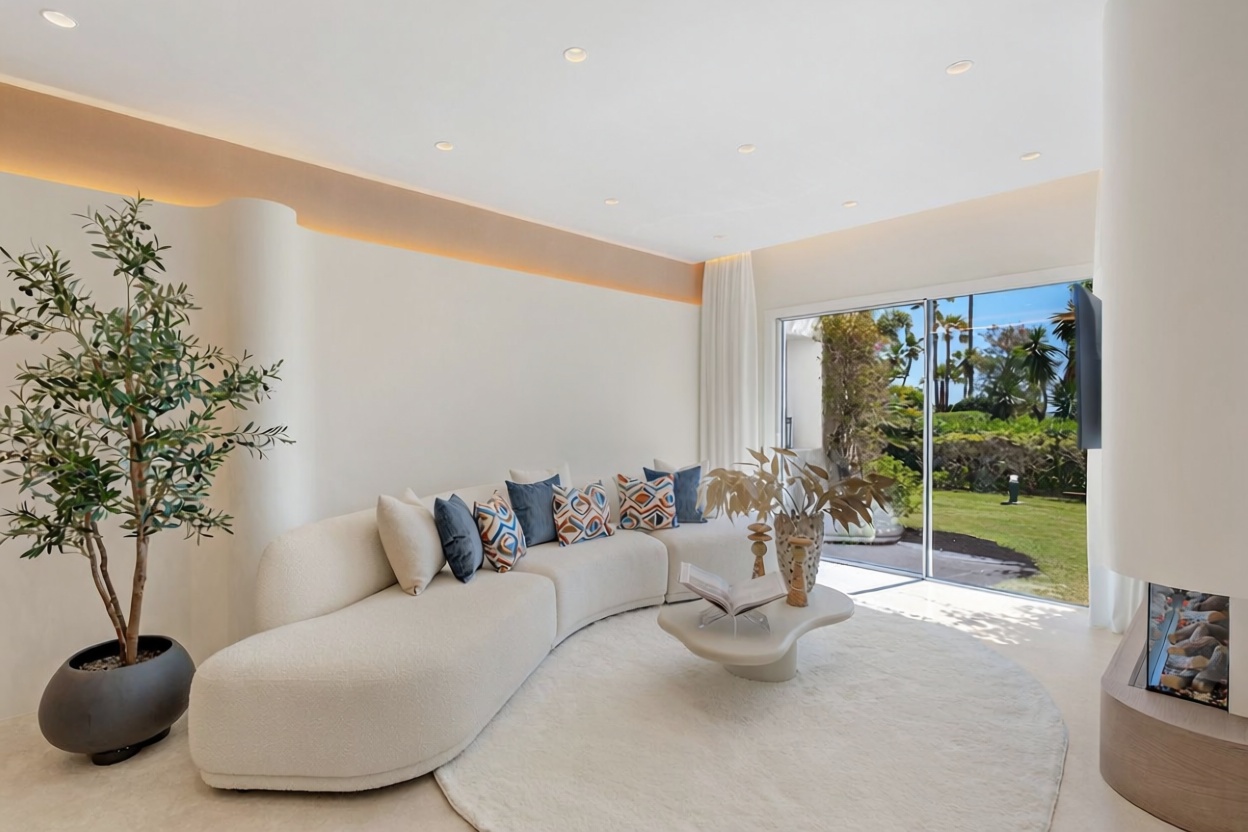 Beachfront flat in Estepona — Kitchen