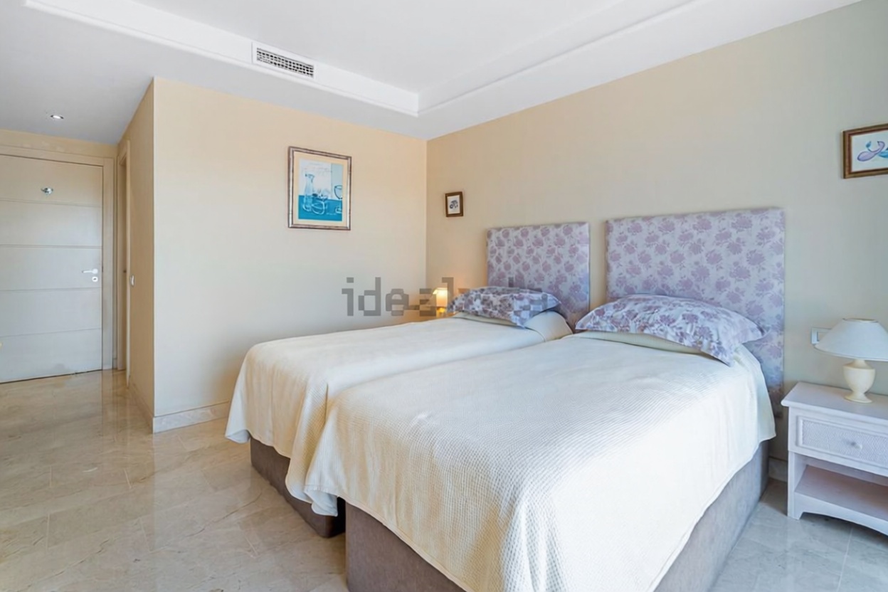 Duplex in erste Strandlinie in Estepona — Meerblick