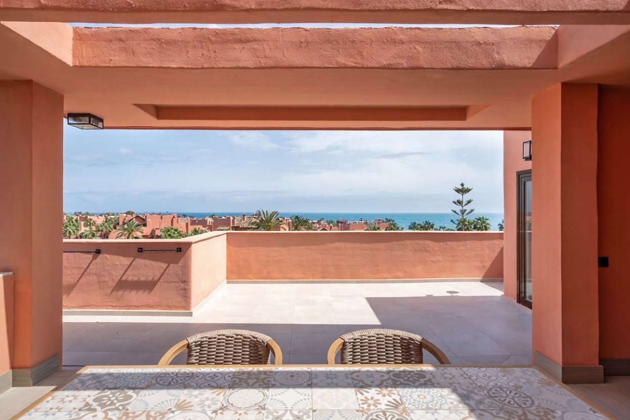 Appartement en attique en première ligne de mer à Estepona