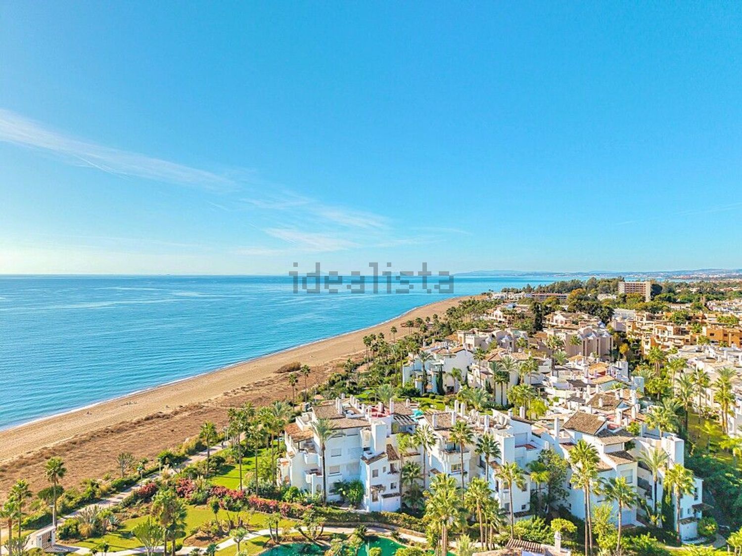 Villa con acceso directo a playa en Estepona — Aérea