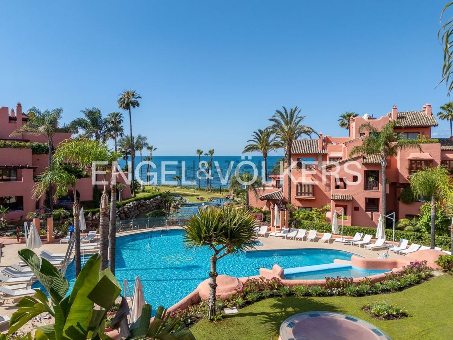 Apartamento em primeira linha de praia em Estepona — Vista mar