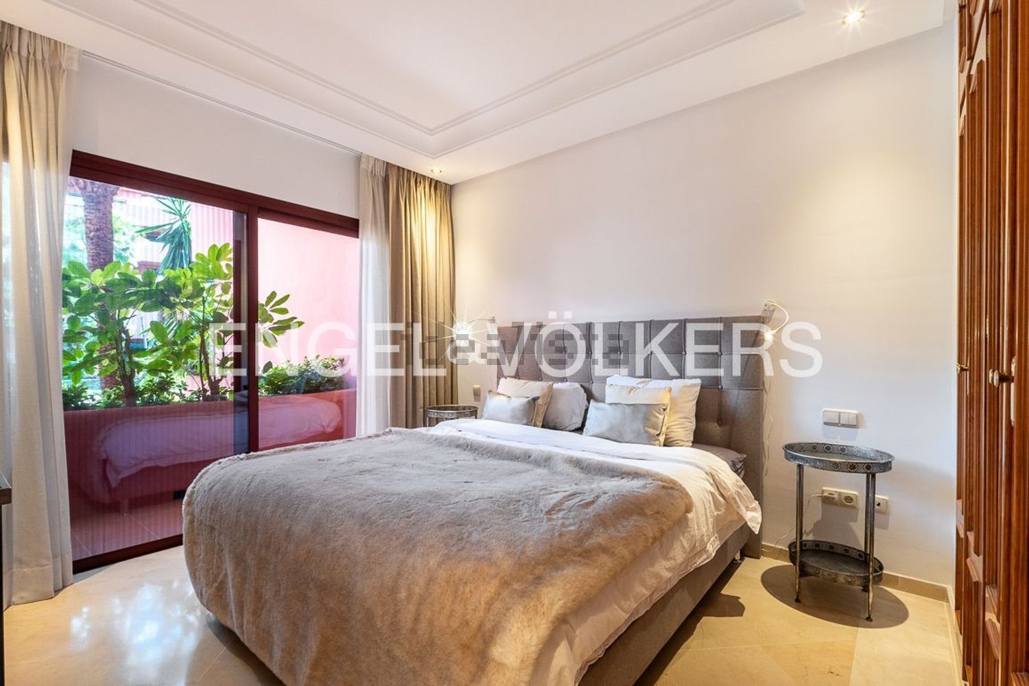 Apartamento em primeira linha de praia em Estepona — Quarto