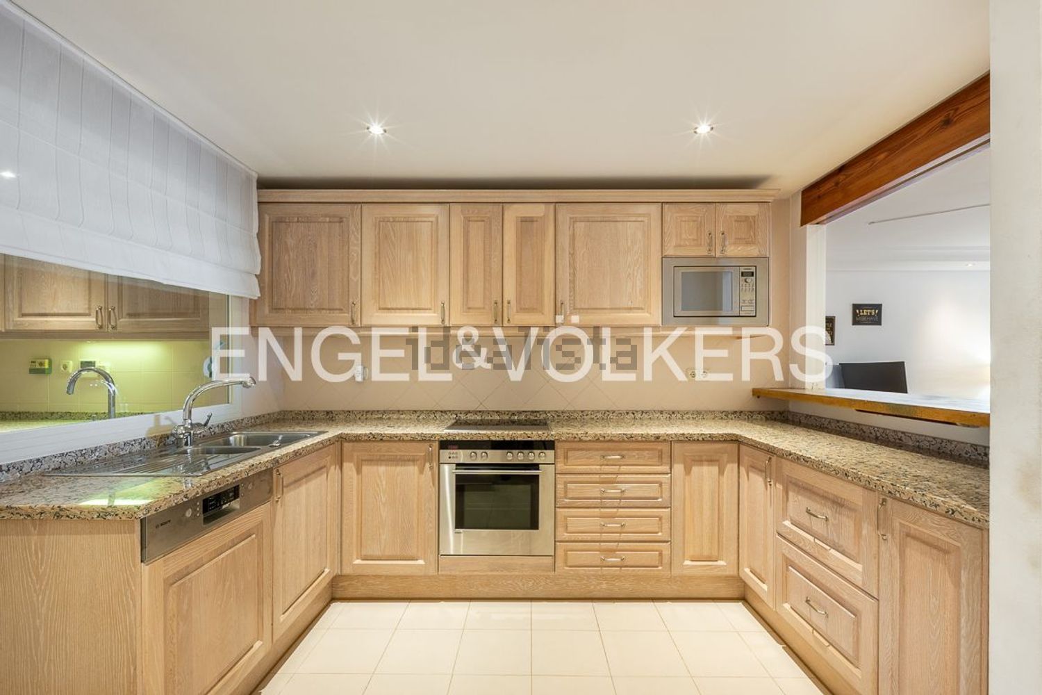 Apartamento em primeira linha de praia em Estepona — Cozinha