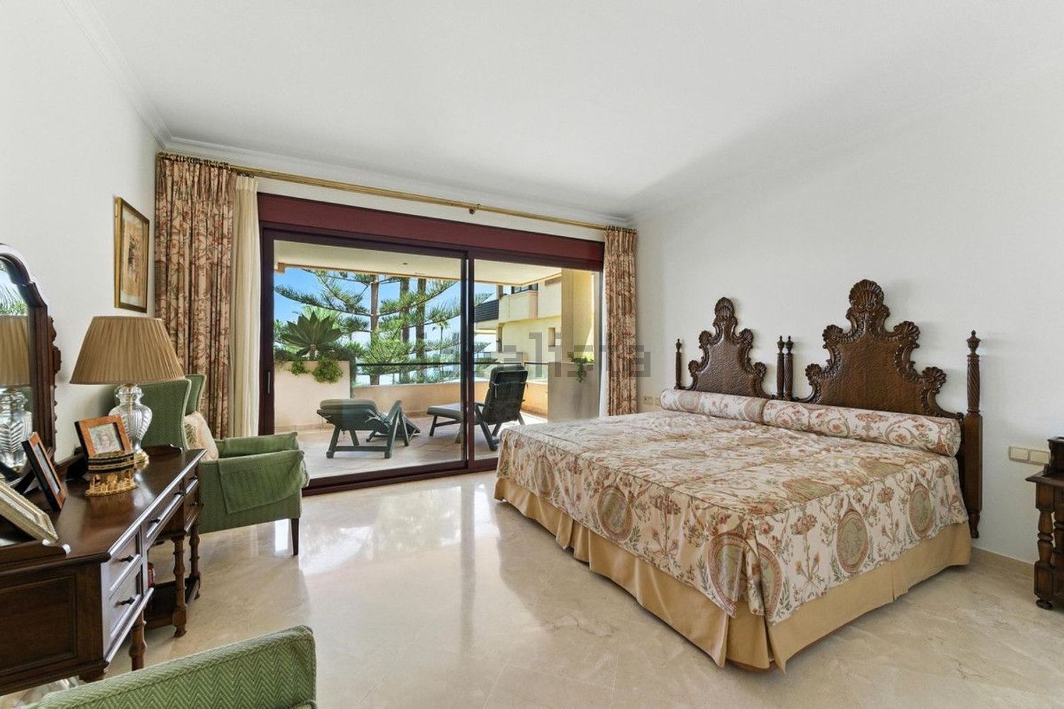 Apartamento em primeira linha de praia em Estepona — Quarto